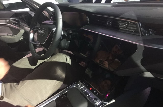 �W�ϰl(f��)���׿늄�(d��ng)��܇e-tron �m(x��)������_(d��)400����