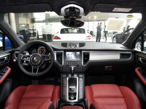 ���r�� Macan 2017��  Macan Turbo 3.6T