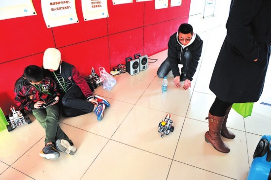 ������ِ�F(xi��n)��(ch��ng)�����һλ���L(zh��ng)���ڽo����ԇ�(y��n)�Լ��ęC(j��)������