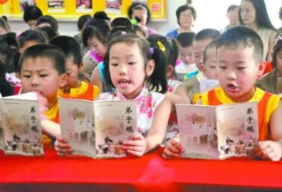 ���С�W��