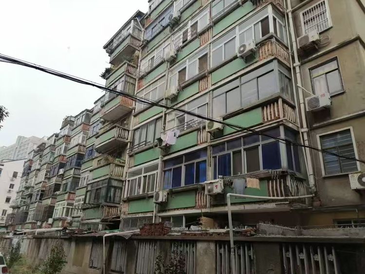 ����ǰ��б����С�^(q��)��б������^(q��)���D