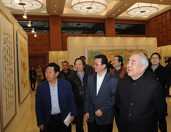 �����Ո�(b��o)�縱����݋���ؕ��L������W(w��ng)�����L��һ����ͬ��չ���e���^չ�[��������W(w��ng) �Y���A �z ��