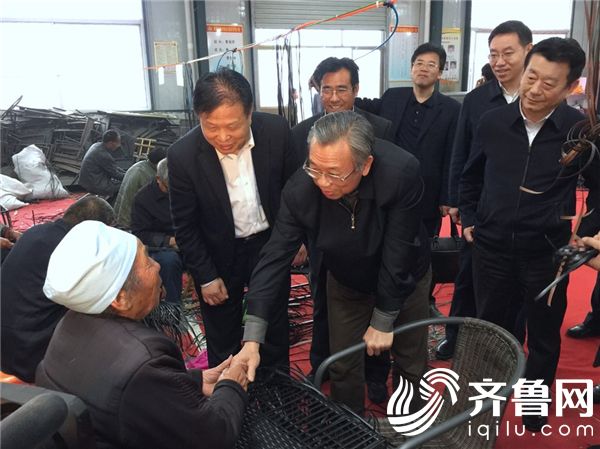 4��8���������x��۲�ǿh���ܴ��ؚ܇�g����Ⱥ��