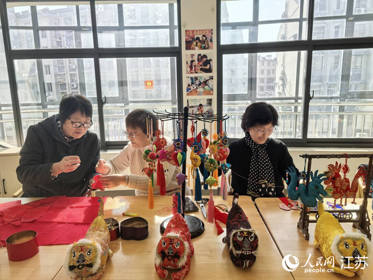 ����+���� ���K��ޡ�