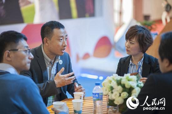 �ý���(hu��)�F(xi��n)��(ch��ng)��������������(��i)�����I����(l��)�@ؓ(f��)؟(z��)�˺��c��(hu��)�߽���