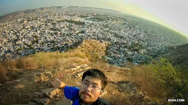 �Ї��zӰ���f(xi��)�����T�������b�������ľ�ɫ