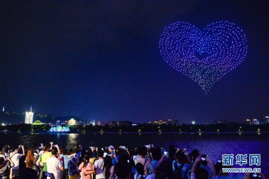 �����(hu��)����4���L(zh��ng)ɳ���o�˙C(j��)����ӭ��Ϧ