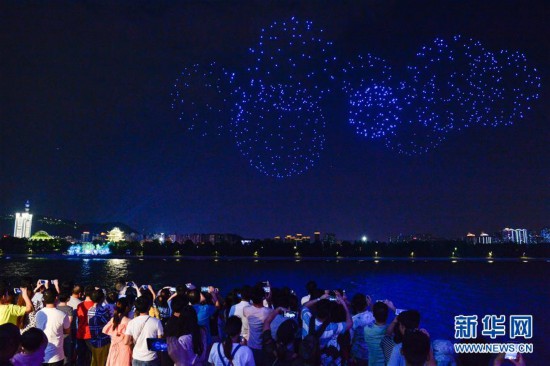 �����(hu��)����1���L(zh��ng)ɳ���o�˙C(j��)����ӭ��Ϧ