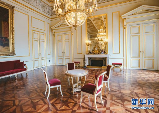 �����H����5�������r���mӭ�������_�ż�