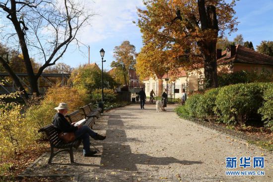 �����H����1���S���~˹�������