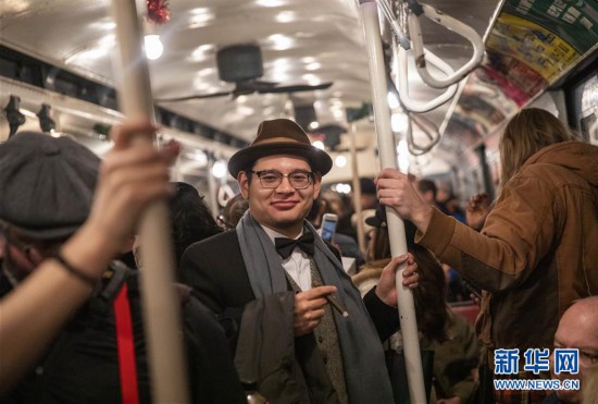 �����H����3���~�s�����f���F