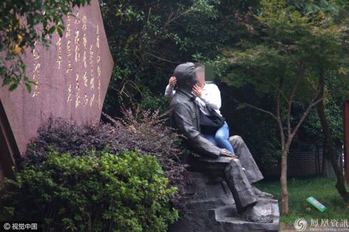 2016��10��18�Ո�������������еľ���ɽ���^(q��)ӭ�����θ߷�����λ�ڴ�ƺë�ɖ|ͬ־�f�Ӿ��^(q��)������ο��ڵ���������������һЩŮ�ο���ֱ��һƨ�����ڵ��ܵĴ�������������������������ª��(x��)��ɷ�L(f��ng)�����溣/ҕ�X�Ї�