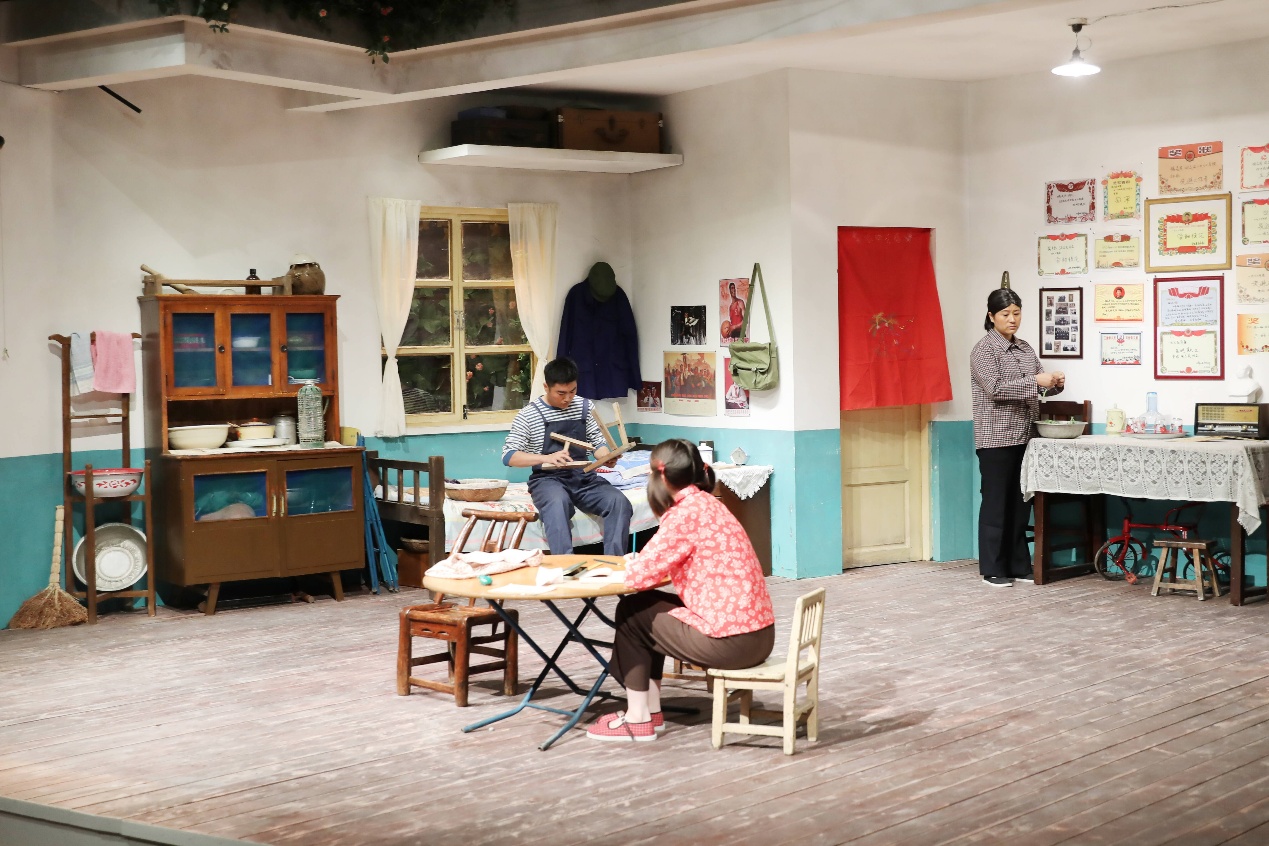 ����ʽ�����ݳ������ZƱ�������^����������(j��ng)�Ěq�����Rʏ�^(q��)ί���������D